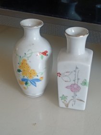 80年代手绘花卉小瓶一对10cm