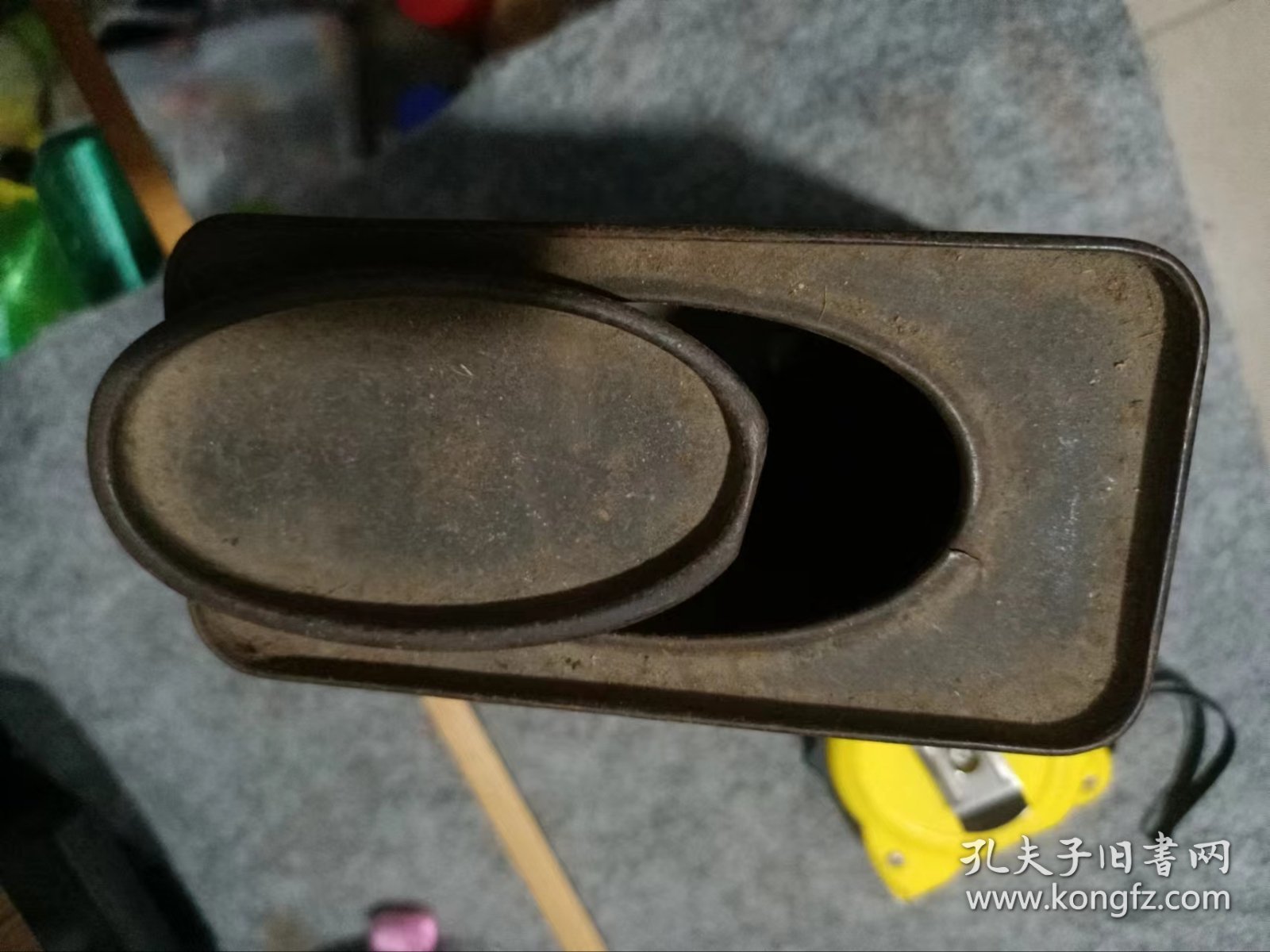 民国黑龙江海伦县益昌盛茶庄铁制美女茶筒