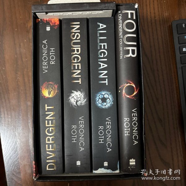 Divergent Series Box Set (Books 1-4 Plus World of Divergent)分歧者套装，共4册 英文原版