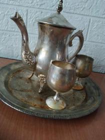 西洋镀银咖啡壶一套，欧洲镀银咖啡茶具，壶一，高19，杯三，盘一，直径25，厚重。