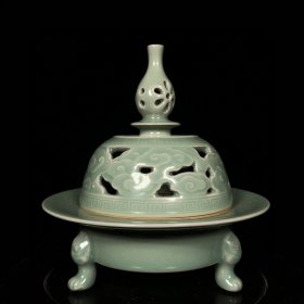 宋越窑镂空熏香炉，高13.5直径13cm