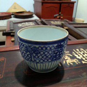 清代民国老青花四喜图案茶杯茶碗糖缸，釉色包浆自然光泽，口径9.2高7.2公分。