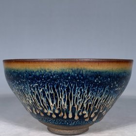 建窑蓝釉窑变天目盏，高7直径13cm