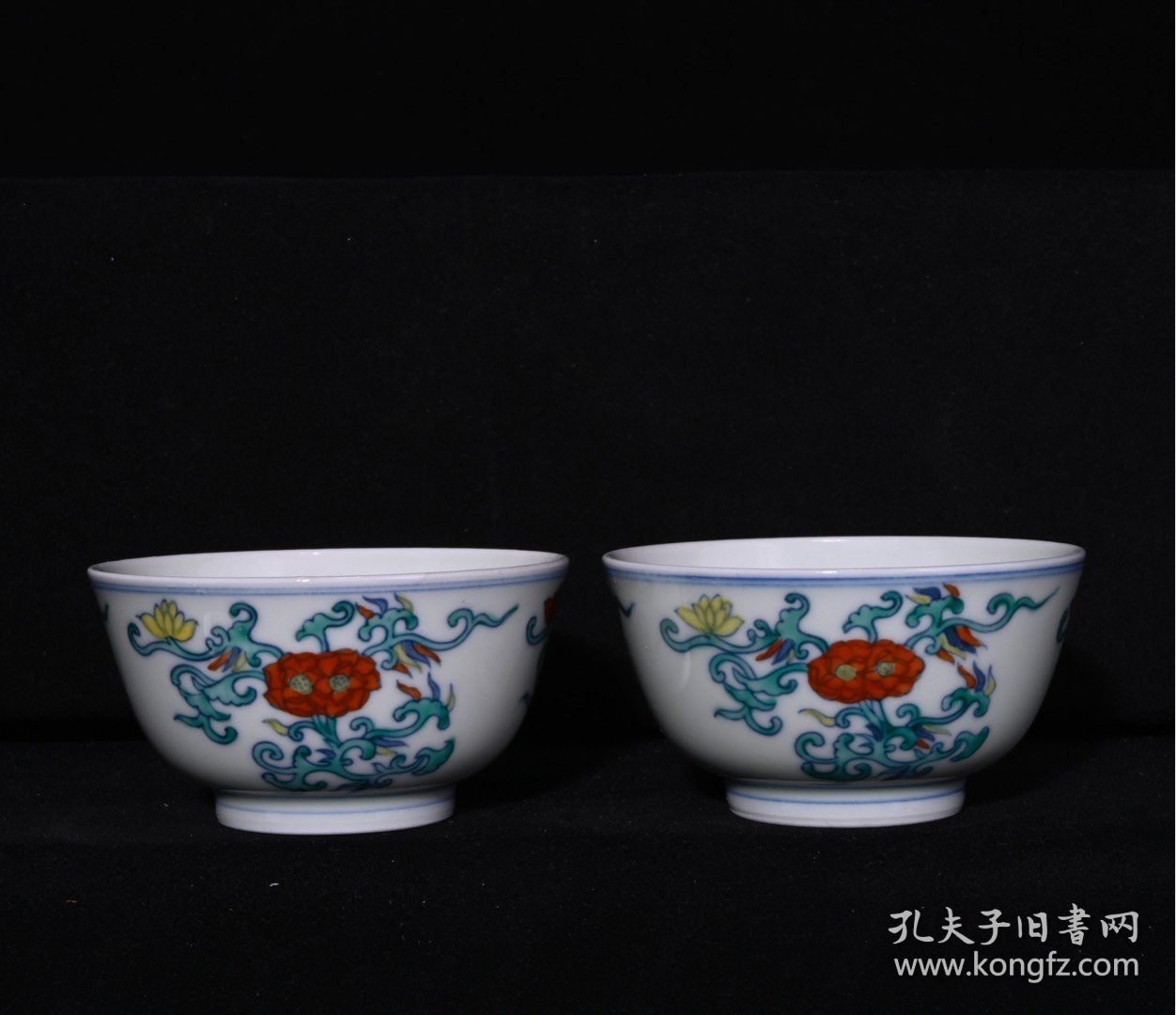旧藏 清雍正斗彩花卉纹杯 高4.3×8.1厘米