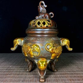 纯铜鎏金高浮雕大象香炉，高20厘米，宽16厘米，重973克，
