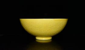 明代成化黄釉雕刻五龙纹薄胎碗
尺寸：【 12.2x29.2cm 】h