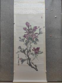 翁长龙精品花卉一副，大幅约八平尺：保真出售 翁长龙《中国画立板免调色技法》发明人，已申报国家专利。著名画家王道中入室弟子，现为中国美协会员，中国美术艺术家协会副主席，国家一级美术师