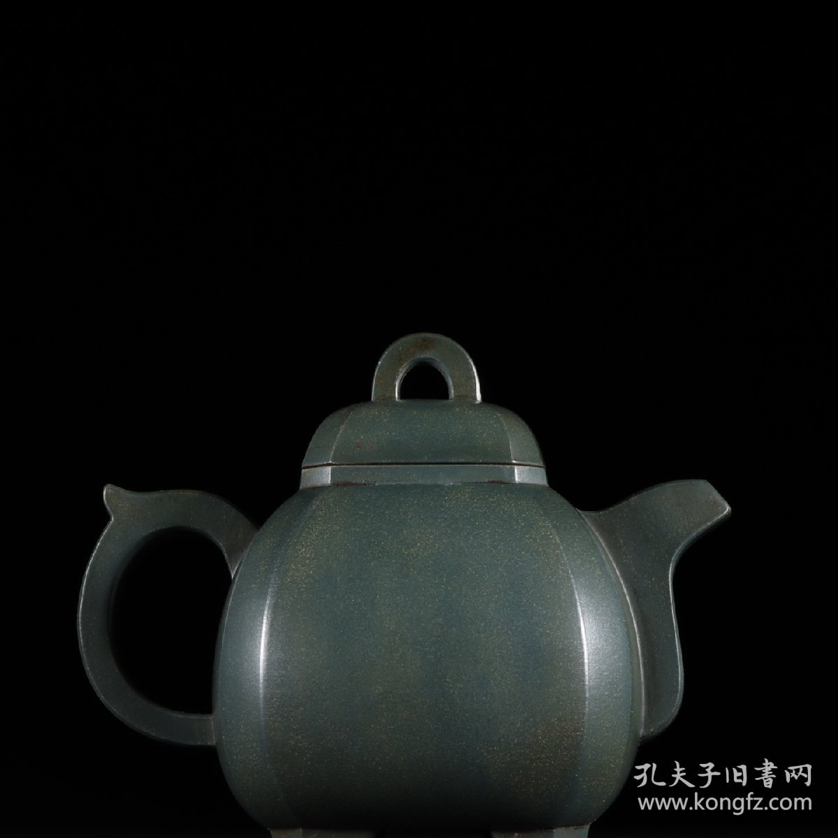 点击查看原图 四方平角紫砂壶款识:李昌鸿 当代名家高 12×14.8cm