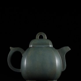 四方平角紫砂壶款识:李昌鸿 当代名家高 12×14.8cm