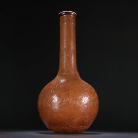 清代 匏器包牙口山水人物图长颈瓶。 规格：高31cm 宽13.8cm 重142g