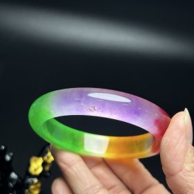 珍藏翡翠冰种多彩四彩 扁条手镯 内口径：59/12.7mm左右