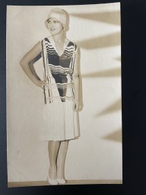 民国欧美影星鲁伊·莫兰银盐照片。长13.5厘米，宽8.5厘米