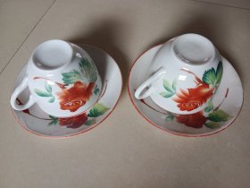 手绘一枝花茶杯碟子 完整两套一起价格 五六七时期 碟直径13.1杯口径8.4高6