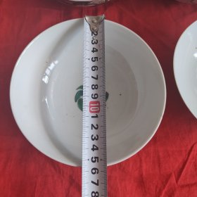 民国手绘花卉老瓷碗(八只合售)。