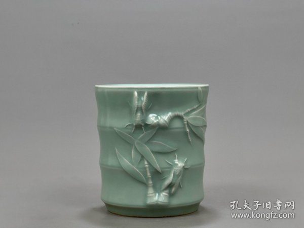 宋龙泉窑青瓷浮雕一夜成名虫草纹竹节笔筒13.2/13厘米a