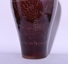 明永乐祭红釉雕刻凤纹梅瓶，高45×27厘米