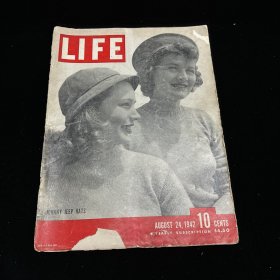 民国期刊：LIFE 美国生活杂志  1942年8月24日出版   大量二战照片和报道  八开本