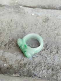 翡翠戒指巧雕满绿彩棉絮清晰懂行的来