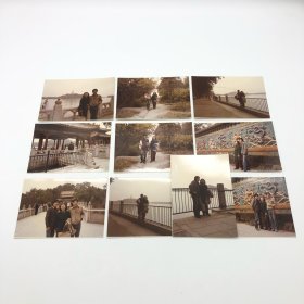 中国第一代钢琴家、曾任中央乐团首席钢琴巫漪丽（1931-2019）旧藏，八九十年代同亲友游览北海公园照片一组十枚