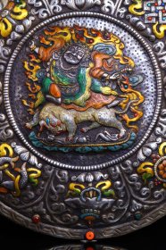 天铁纯手工敲打，錾刻，描彩唐卡，高40宽36.5重约1480克…………