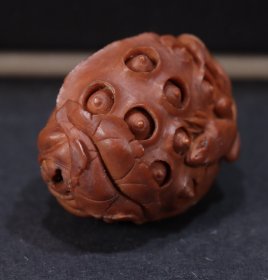 多子多孙橄榄核雕莲蓬青蛙莲蓬