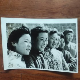 1981年，湖北省江陵县雷湖大队移风易俗退彩礼的六姑娘W