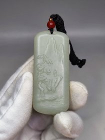 精品新疆和田玉挂件，山水牌子。