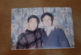 李平（著名导演，中国十大电视剧导演之一，代表作《还珠格格》《情深深雨蒙蒙》等）照片，有背题。存放位置2-2-1