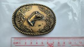 英国古董铜皮带扣。英古董市场淘的！
尺寸 7.5x5.5㎝