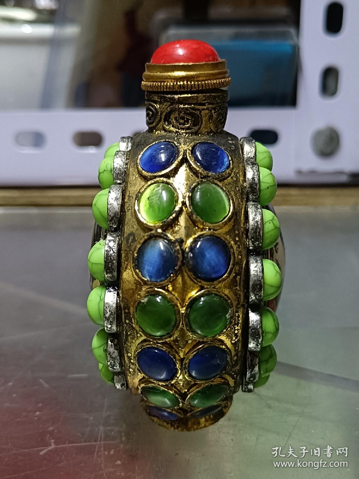 毛主席鼻烟壶（铜镶松石）五十六颗松石 高8公分，宽7公分