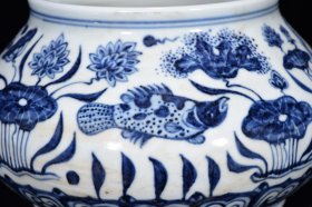 明宣德年青花鱼藻纹盖罐20*20厘米