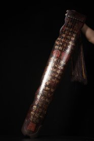 u.木胎大漆描金七弦古琴 长120cm 宽18.5cm 高9cm 重2385克 .