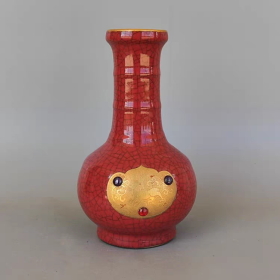 哥窑红釉包金鹿纹瓶