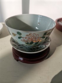 一品富贵茶碗（含茶垫，竹节诗文）。个人看晚清，粉彩，保存还不错，瓷质一流！喝茶，收藏佳品。