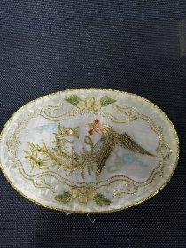 回流老绣品