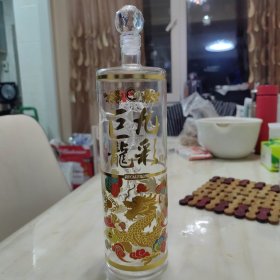 九彩巨龙 酒瓶 750ml 内有龙造型