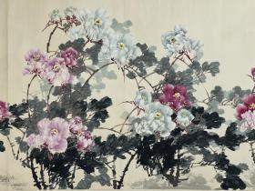 文柳川  郭继书  合作品  尺寸  246/123  镜片
文柳川，男，1954年生于洛阳偃师，自幼习画，后深造于西安美术学院国画系，师从刘文西、陈光健、陈忠志、张之光等，曾与著名画家杜滋龄、马国强、张江舟、王颖生等赴南斯拉夫、俄罗斯、韩国、香港等国家和地区举办联展和个展。擅长画种：花鸟、牡丹、荷花。