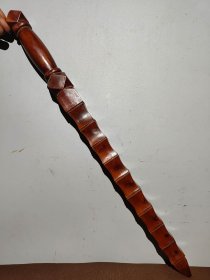 旧藏老桃木雕刻竹节鞭一把 实木雕刻十三节硬鞭 •亢龙锏一把 长63厘米 宽4厘米 重490克