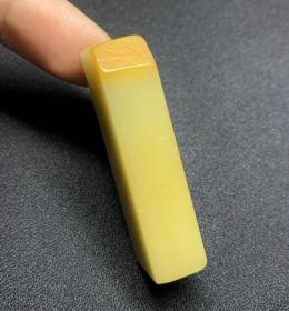 塔尖级70年代青田九索菜花黄原皮素章