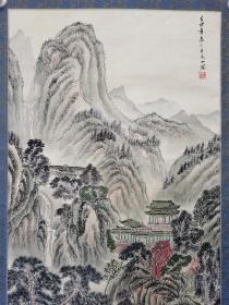 张文山，人物名。有中国画画家。主攻山水，以画云见长。自幼受家庭熏陶，酷爱绘画。1969年曾先后师从王一清、王稼俊等老先生。1990年跟随著名画家田玲、陈大章先生，并得到指点。其山水画作品，曾多次参加全国各类美术展览。现为中国北京美术家协会会员、北京中山公园管理处高级美术师，北京西城什刹海诗书画社创作员，北京九州书画艺术研究院理事。张文山 ：山水画 ：一幅 （绢本）尺寸110———56.5厘米