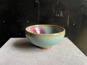 钧窑/钧瓷 天蓝釉紫红斑 手工泡泡盏/鸡心杯 主人杯 尺寸：高3.8cm 口径8.2cm 约80cc