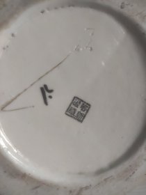 手绘人物提梁壶筒子一个，可做笔筒