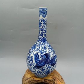 清青花手绘龙凤纹胆瓶