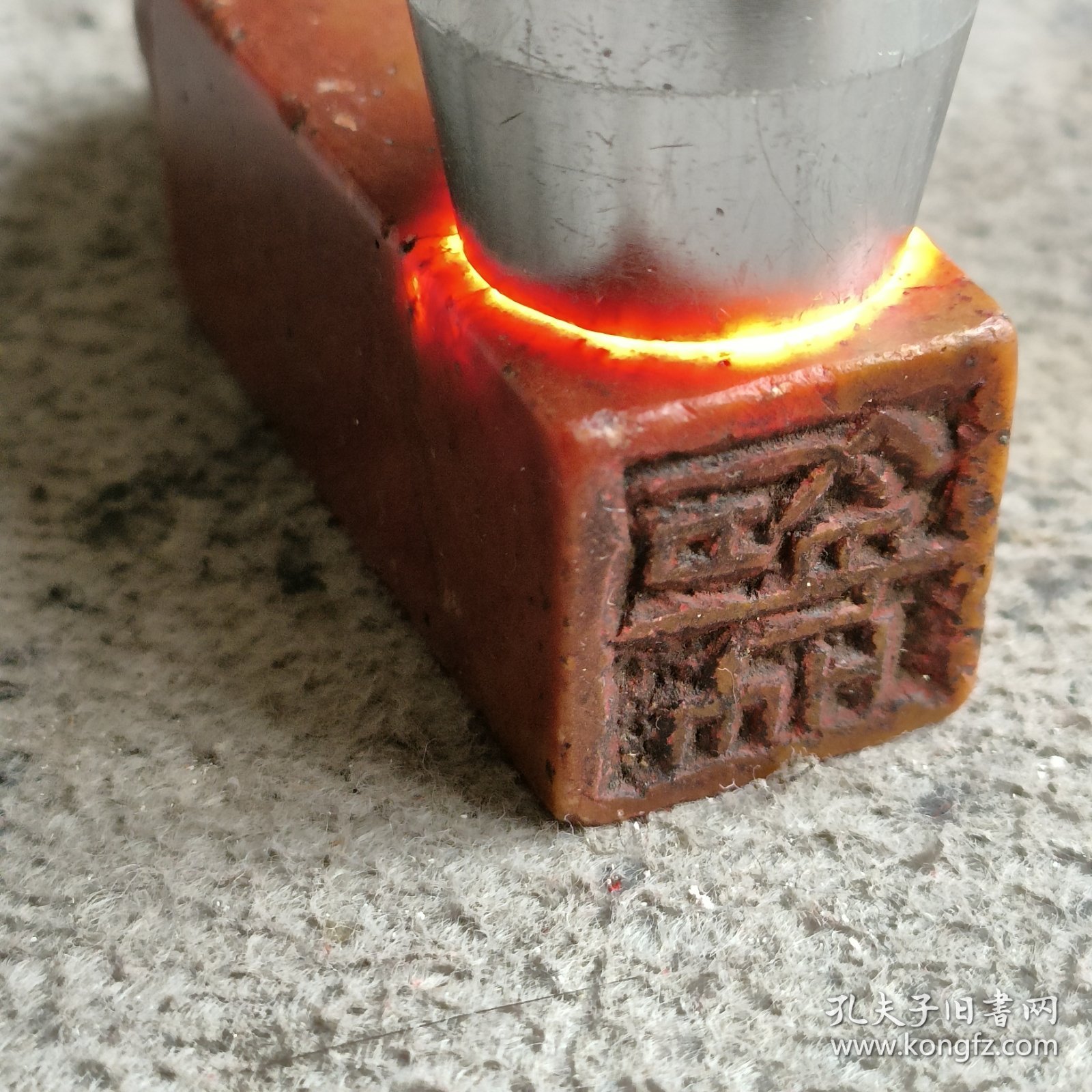 朱砂寿山石狮钮印