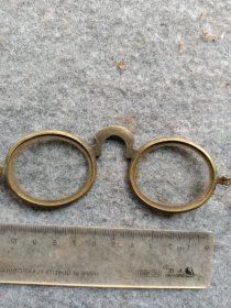 清代白铜框老眼镜。