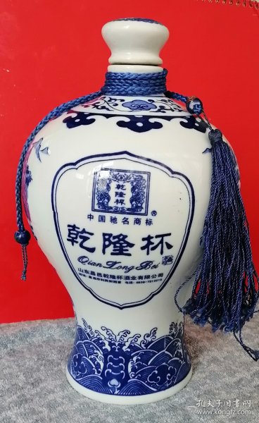 旧的空酒瓶 乾隆杯山水楼阁景德镇青花瓷酒瓶高27厘米三斤装 原物拍照 HH
