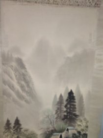 （8）绢本挂轴老画《山水风景人物图》包装盒完整，青峰笔 原装原裱立轴画一副，绫装，品相如图 钤印（尺寸183cmX52.5cm画心尺寸106cmX40.5