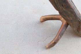 异形凳，造型别致，包浆厚重，牢固可以正常使用