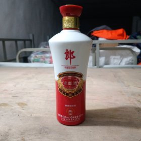 2012酱香型白酒郎酒酒瓶收藏，保存完好，摆件（客厅酒瓶柜里）