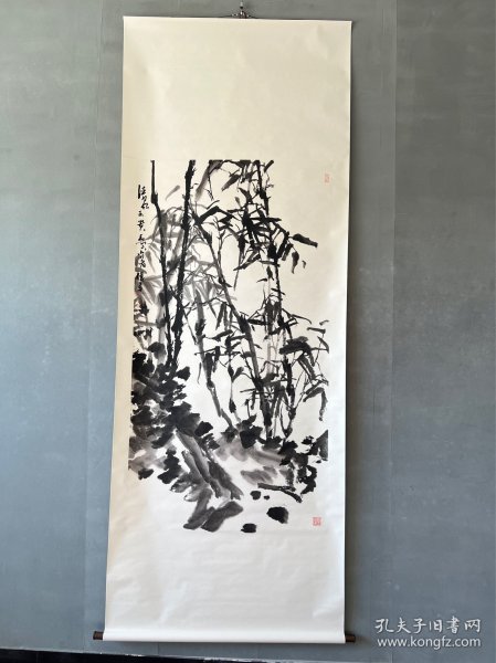 张伟革  尺寸：178×95.5cm